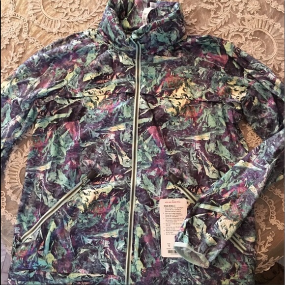 Lululemon 10 Miss Misty Jacket II Iridescent Multi hooded Windbreaker NEW - Picture 2 of 9